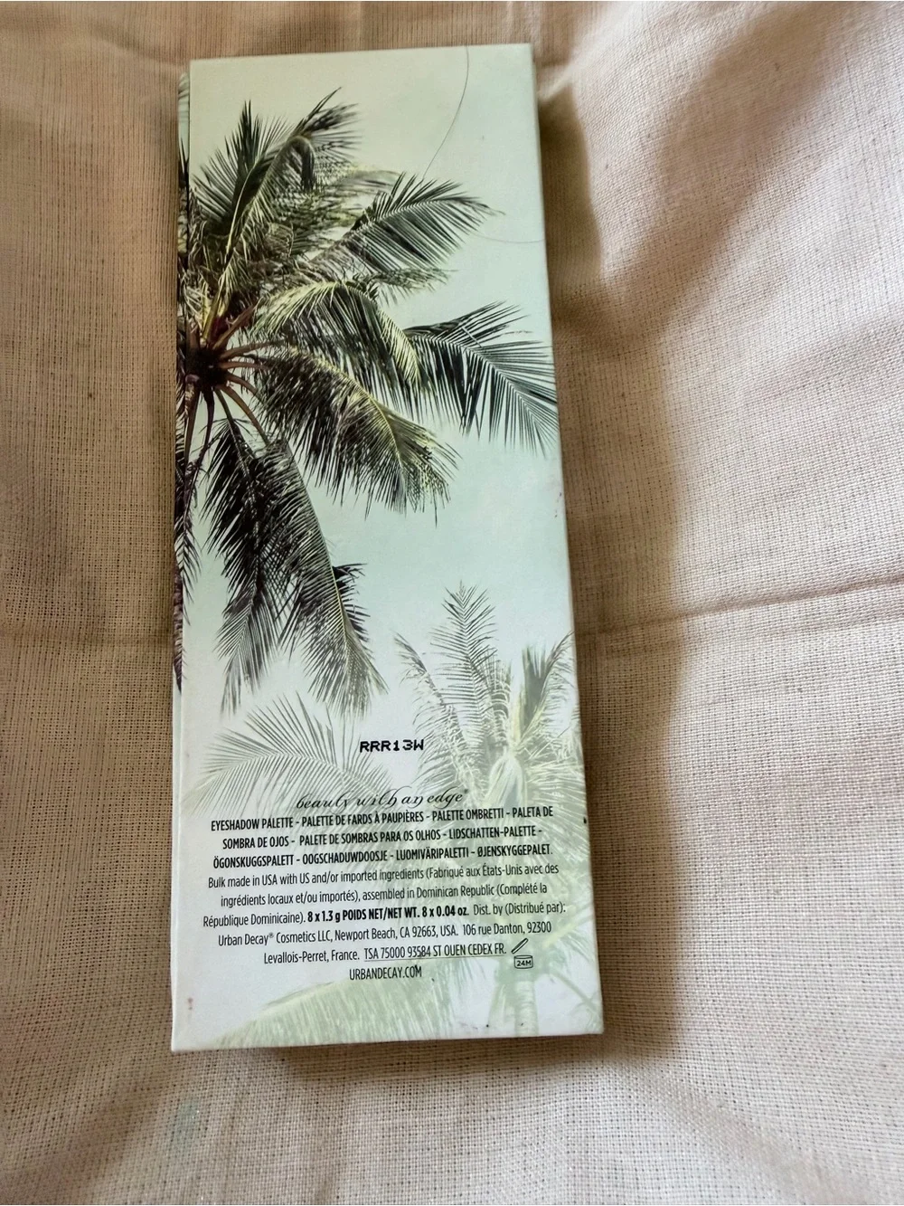 Urban Decay Beached Eyeshadow Palette - Limited Edition / Discontinued
